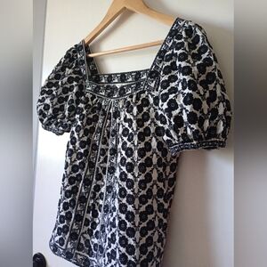 Max Studio Black and White Floral Boho Style Top Size Small